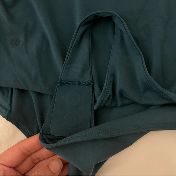 New Lululemon Turtleneck Bodysuit Large $88 - Picture 9 of 9
